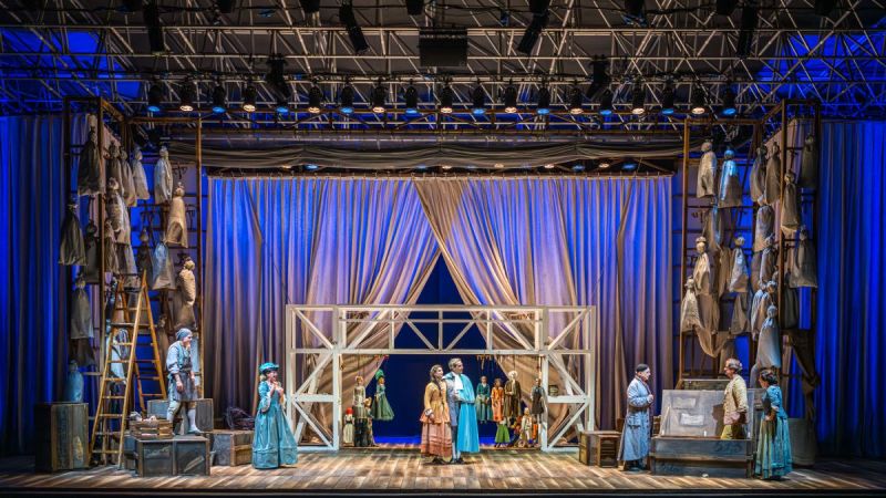 Foto di scena. Attori sul palco